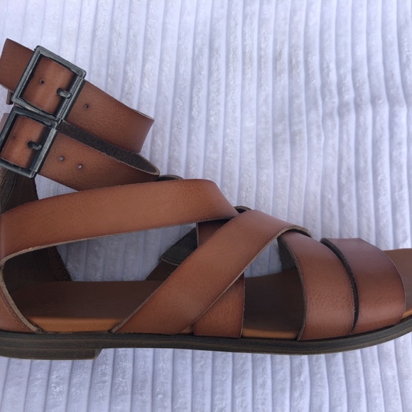 Universal Thread Women's Rosalee Gladiator Sandals. Size 6W - Picture 8 of 9